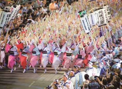 外国人も踊る！　阿波踊りの国際化！